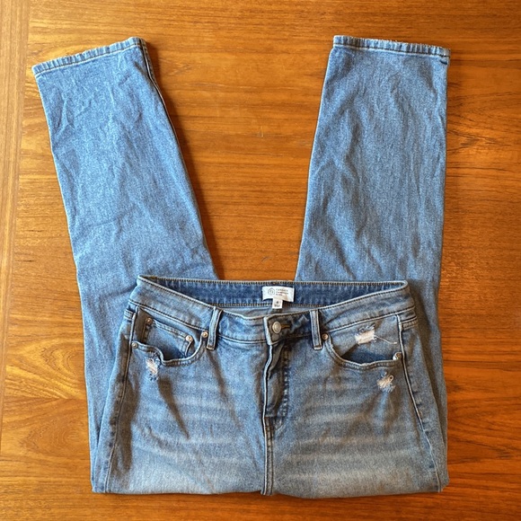 Candace Cameron Bure Jeans - Picture 3 of 11